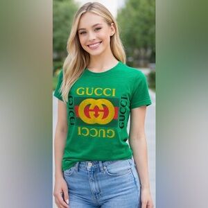 Gucci Kids Green Tee with Iconic Logo size 10 or XS Woman Authentic